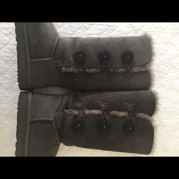 UGG Bailey Tall Grey Suede Button Boot, Size 7 - Picture 2 of 8